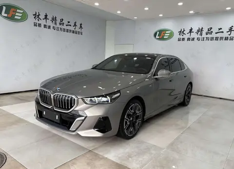 35.88万喜提准新宝马5系，感受行政级轿车的运动基因