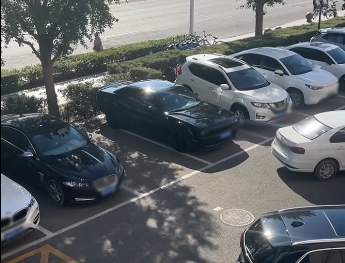 一场偶然的倒库PK，预示着汽车时代的转身