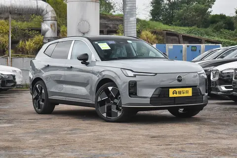 上市即火的沃尔沃 XC70 试驾 30 天读懂它的魅力