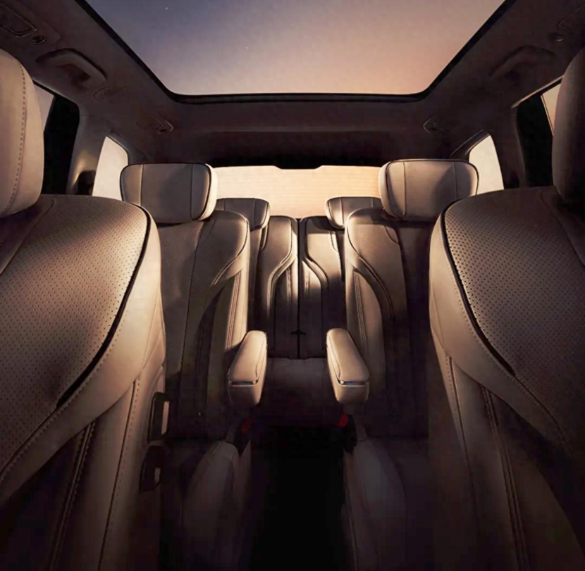 五菱全新中大型SUV：大6座，2+2+2布局，4月10日亮相