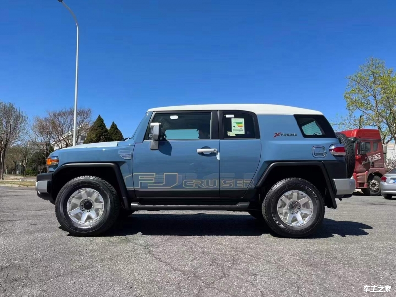 2026款丰田FJ酷路泽中东版现车59万起售